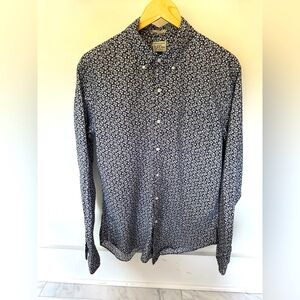 JCrew men’s black and white floral print button front long sleeve shirt